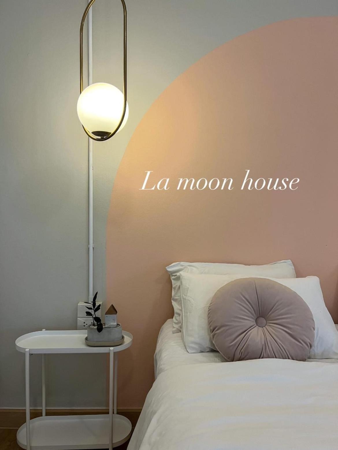 Hotel La Moon House Salaya Exteriér fotografie